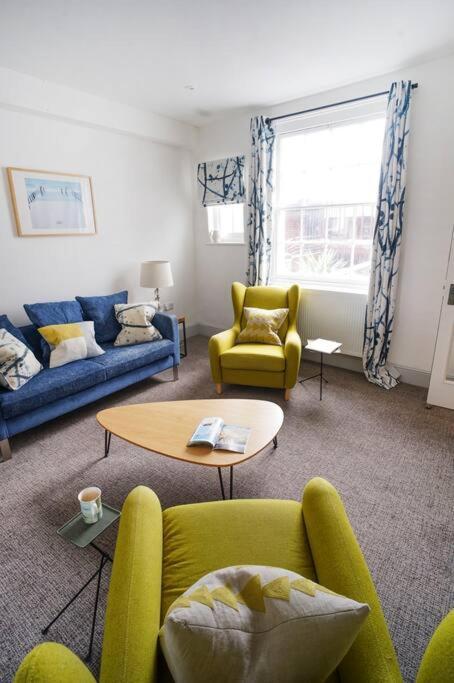 Paskins, Cowes - Sleeps 4 - 2 Bed - 2 Bath - Central Location Exterior photo